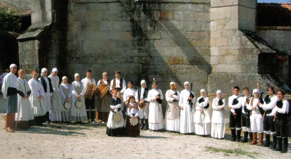 Foto de grupo de Os Chaneiros en San Xulián
