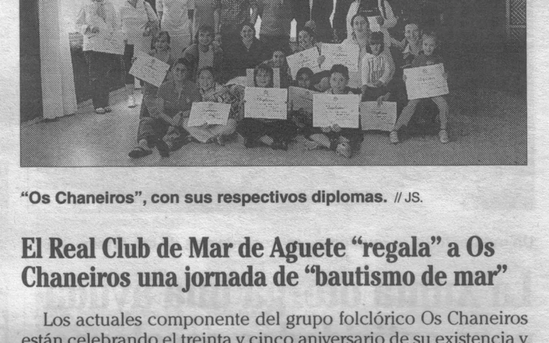Noticia de prensa na que se conta o bautizo de mar que o Real Club de Mar de Aguete regalou aos Chaneiros